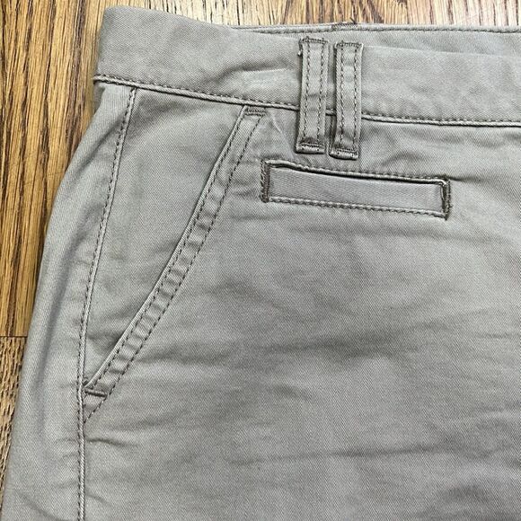 Express Khaki Shorts 2” Size 6 - Picture 2 of 4